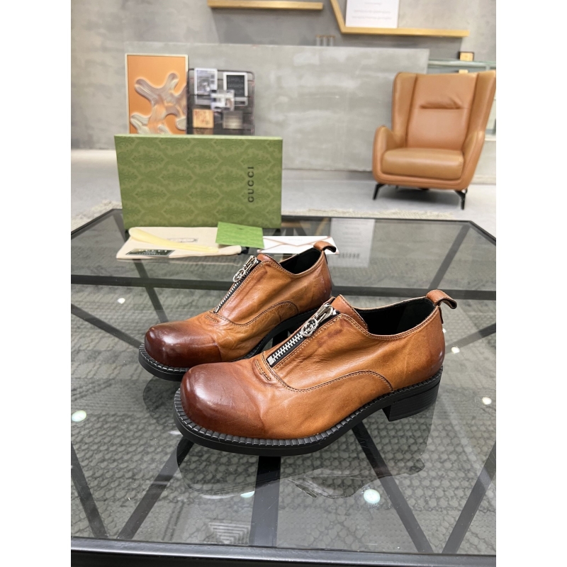 G*u*i leather shoes